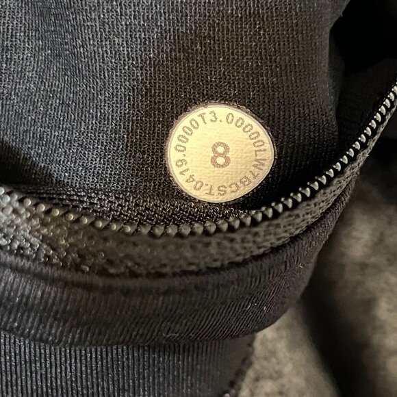 Lululemon II luminosity foil print black silver metallic  Shorts, size 8 - Picture 13 of 13